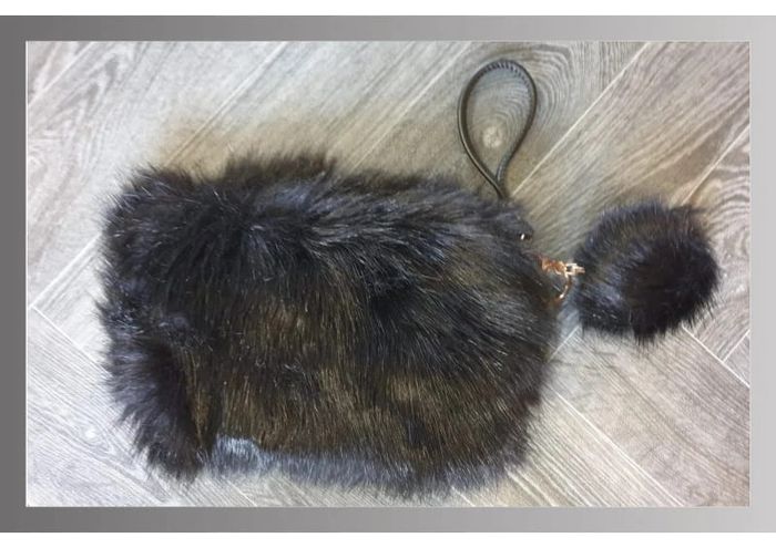 Sac à main/ pochette fourrure noire 18x26 cm