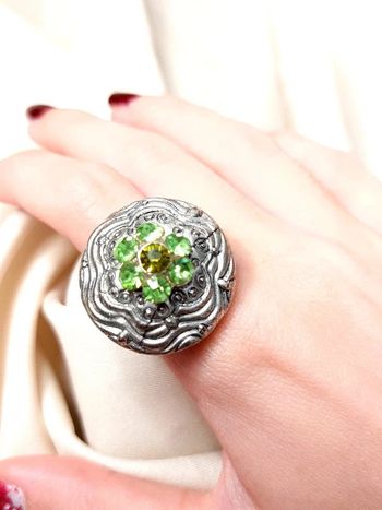 Magnifique bague couleur argenté