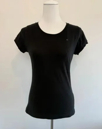 T-shirt Tommy Hilfiger femme noir taille L très bon état