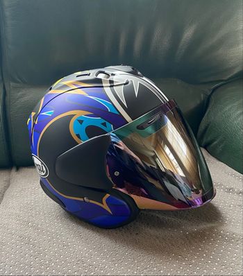 Casque arai neuf 