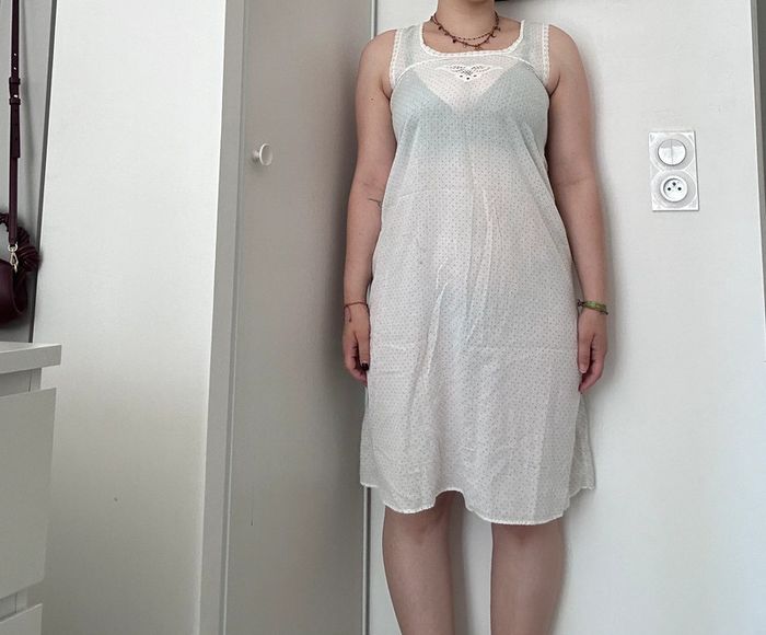 Robe de chambre blanche brodée – Carole Hochman – Taille S/M Légère | Élégante | - photo numéro 2
