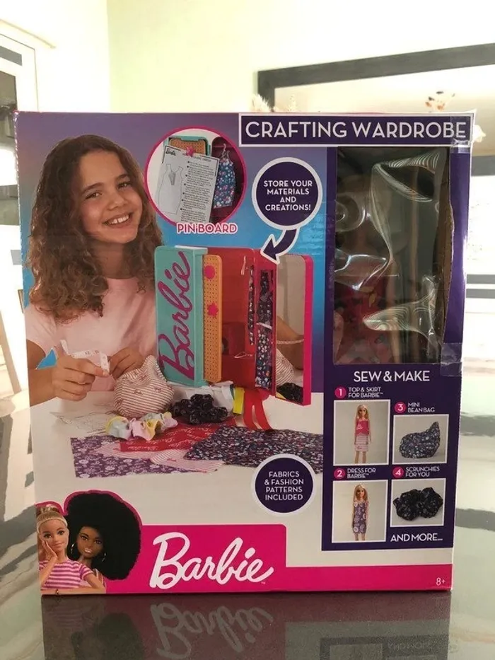 Garde robe à personnaliser Barbie