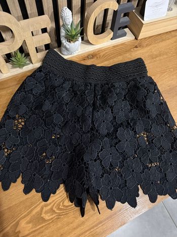 Short noir taille 34