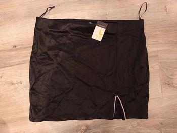 Jupe avec strass taille L Primark neuve