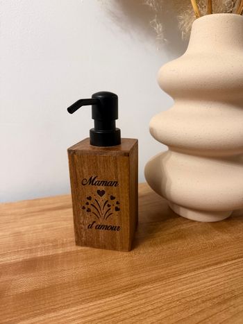 Distributeur savon en bois personnalisé 