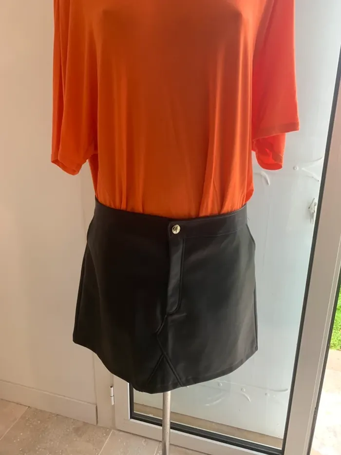 Only jupe courte simili cuir T XL