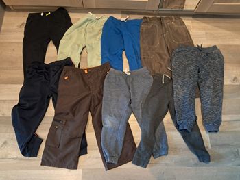 Lot joggings taille 5 ans