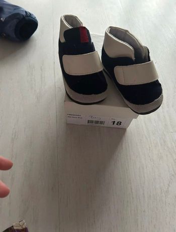 Chaussures bébé Christian Lacroix neuve