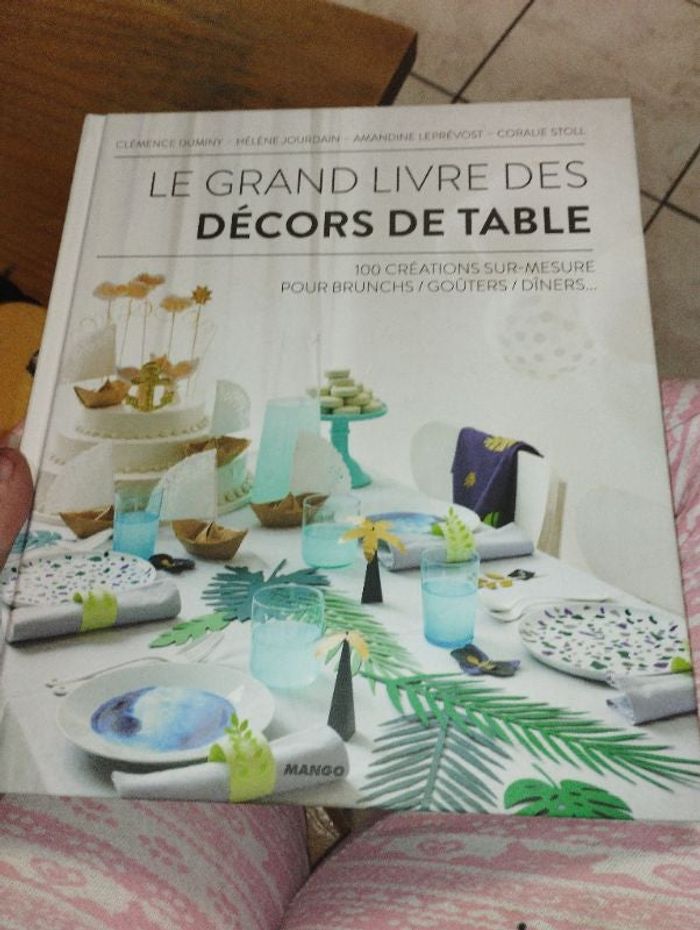 Livre décoration table