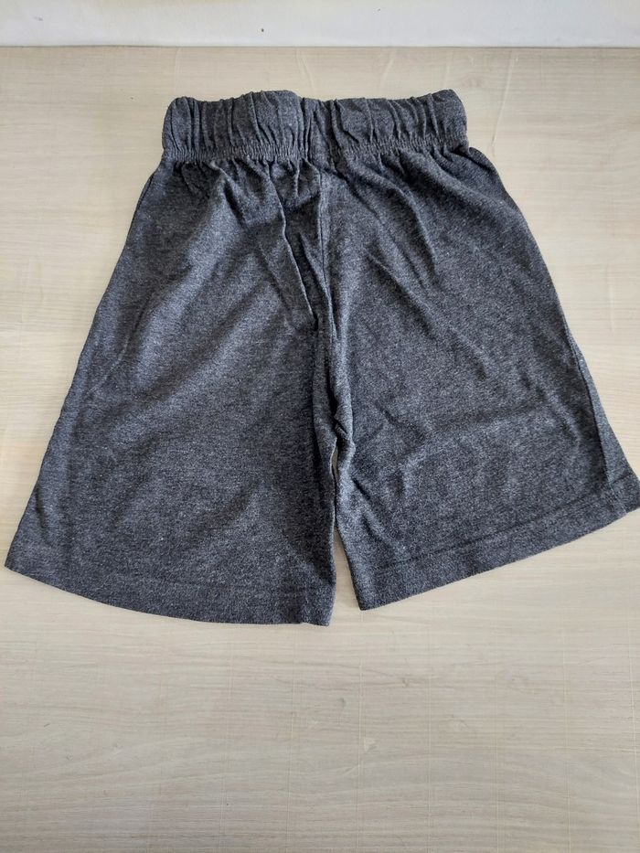 Short gris foncé garçon 7ans - photo numéro 2