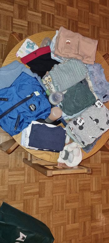Lot vêtements bébé