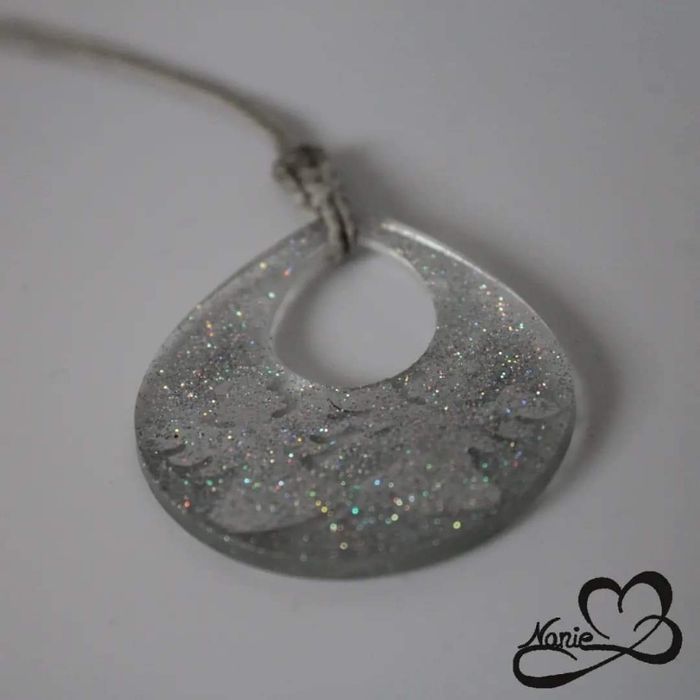 Pendentif en résine pailleté avec 2 anges !! - photo numéro 3