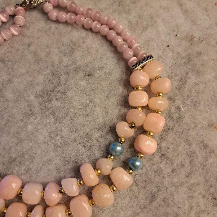 Collier ras de cou rose pâle bleu et doré - photo numéro 3
