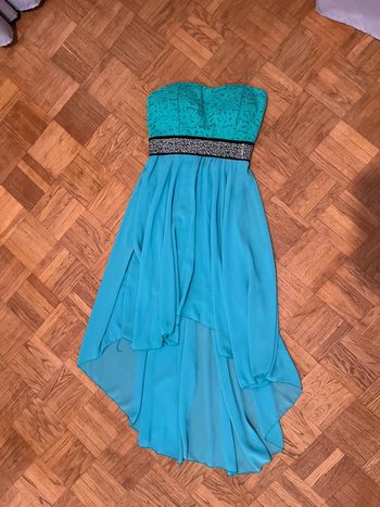 Robe bustier dentelle et voile