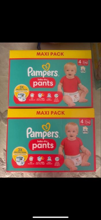 2 cartons de couches Pampers taille 4