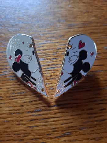 Pins disney