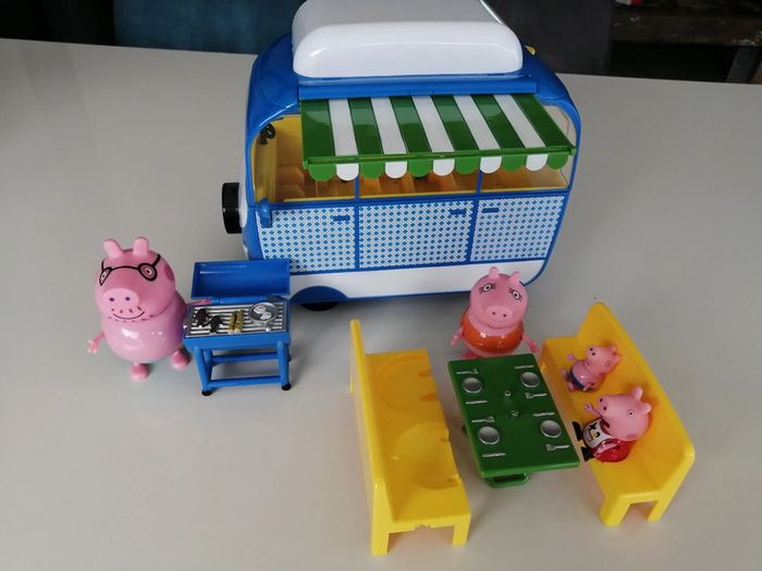 Camping Car Peppa Pig excellent état - photo numéro 4