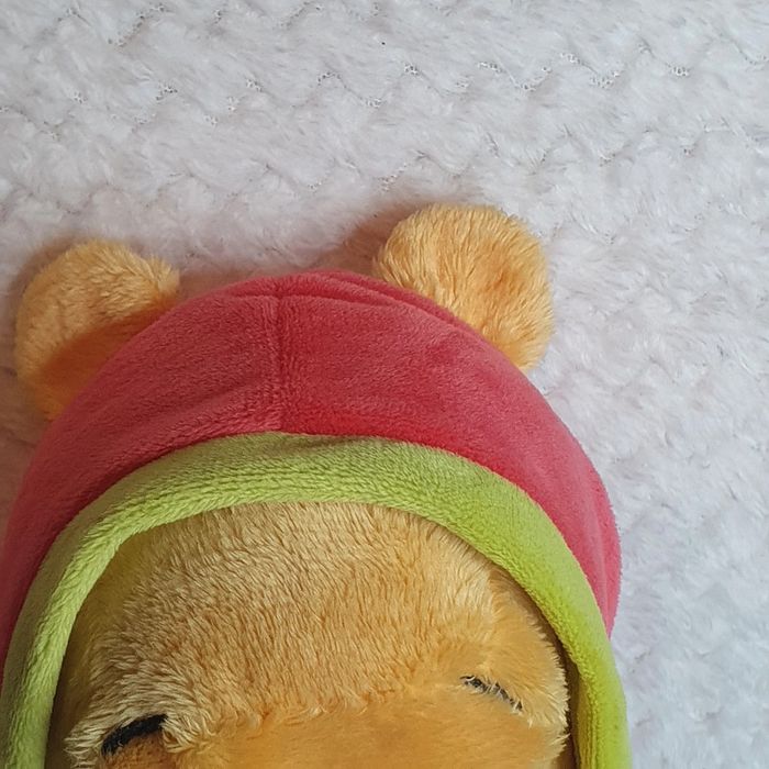 Doudou Peluche Winnie Pyjama Rouge Vert Disney - photo numéro 3