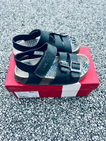 Sandales kickers