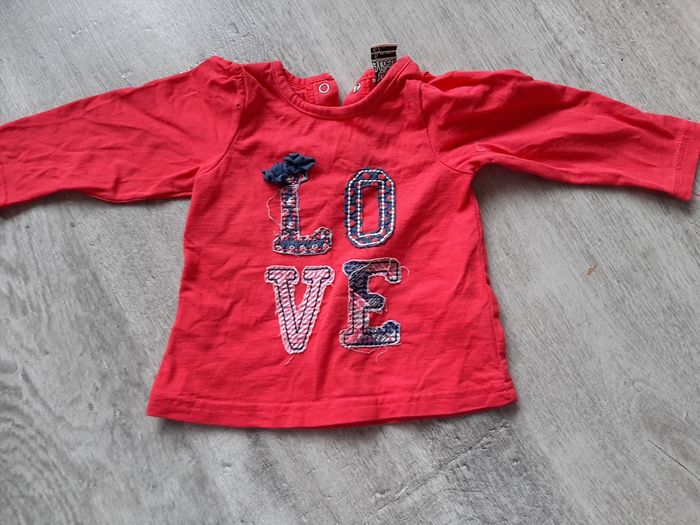 T shirt 6 mois neuf
