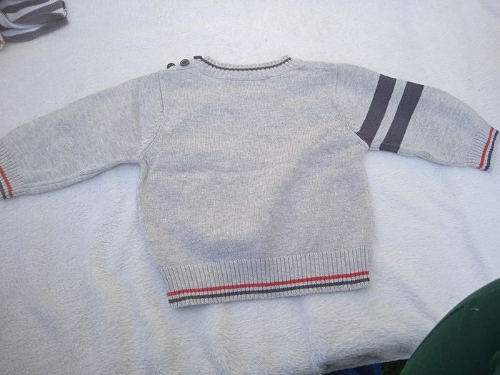 Pull col en V - photo numéro 2