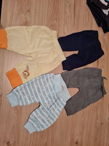 Lot de 4 pantalon taille 3 mois