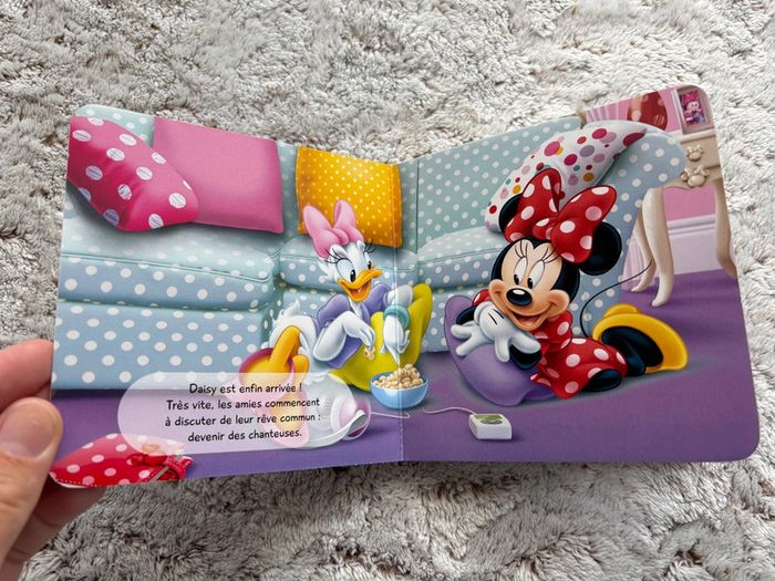Livre la soirée pyjama de Minnie - photo numéro 3