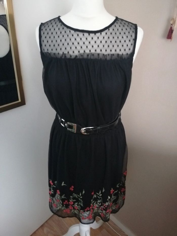 Robe en dentelle T38