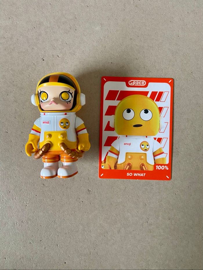Pop Mart Mega Space Molly Emoji - So What - photo numéro 2