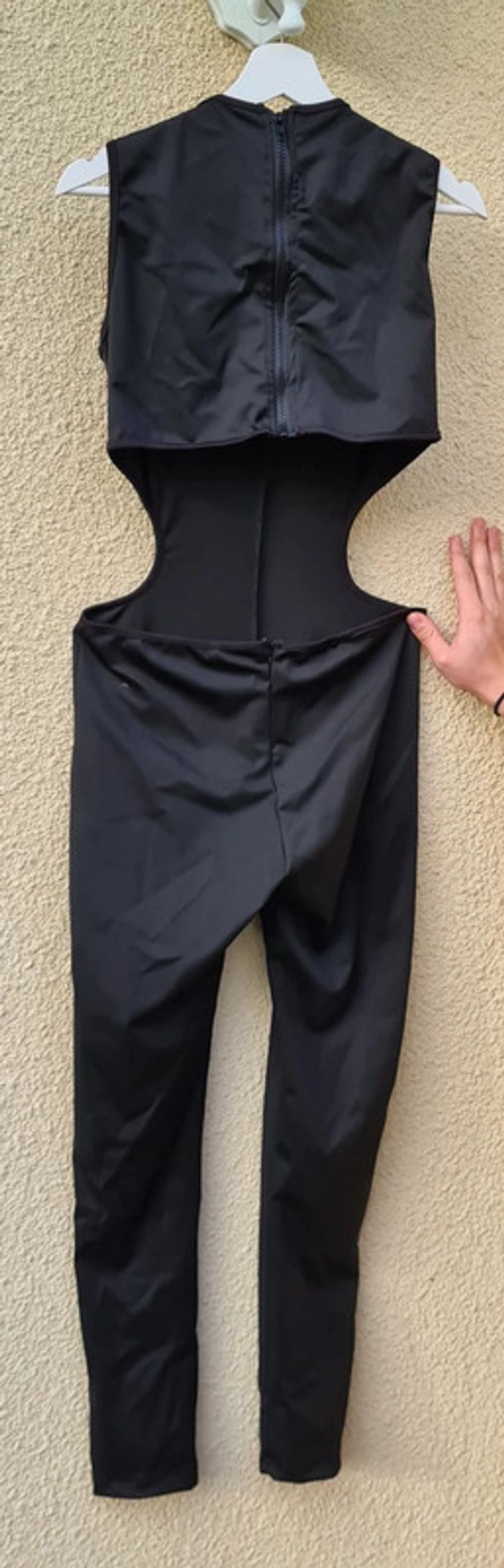 Combinaison noire - photo numéro 2