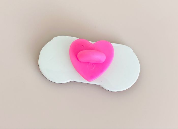 Pins Fait Main Résine Kawaii Manette Rose - photo numéro 4