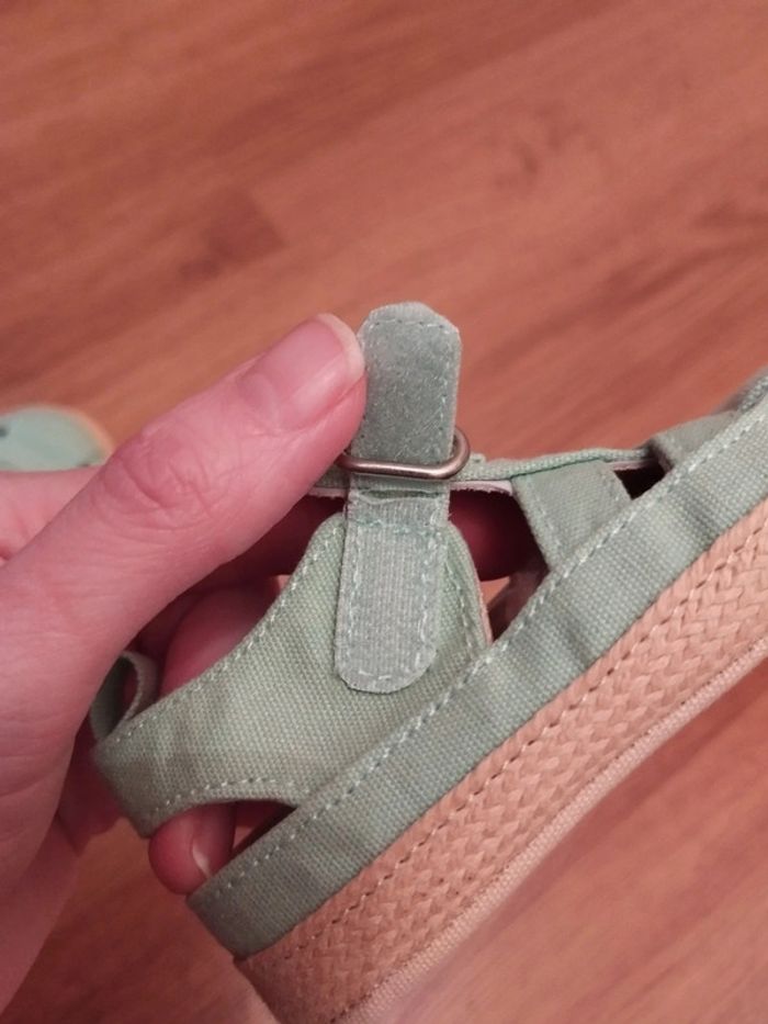 Chaussures 9/12 mois neuves - photo numéro 7