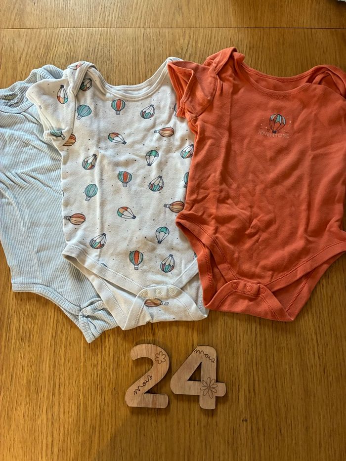 Lots bodies manches courtes 24 mois - photo numéro 2