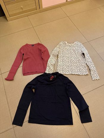 Lot 3 tee-shirts manches longues taille 6 ans Kiabi