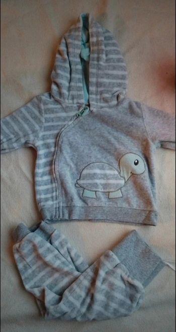 Ensemble avec capuche et fermeture