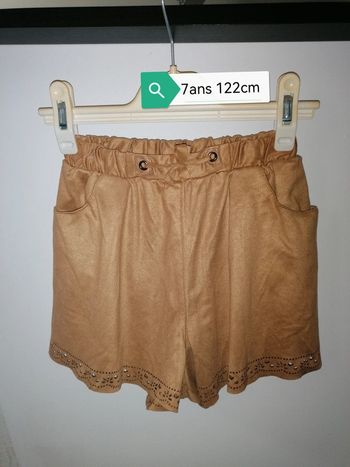 Short aspect peau de pêche camel 7ans 122cm