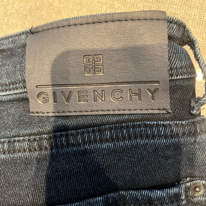 Jean coupe droite Guvenchy taille 31 us - photo numéro 3