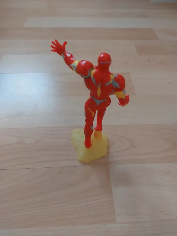 Figurine super héros - photo numéro 3