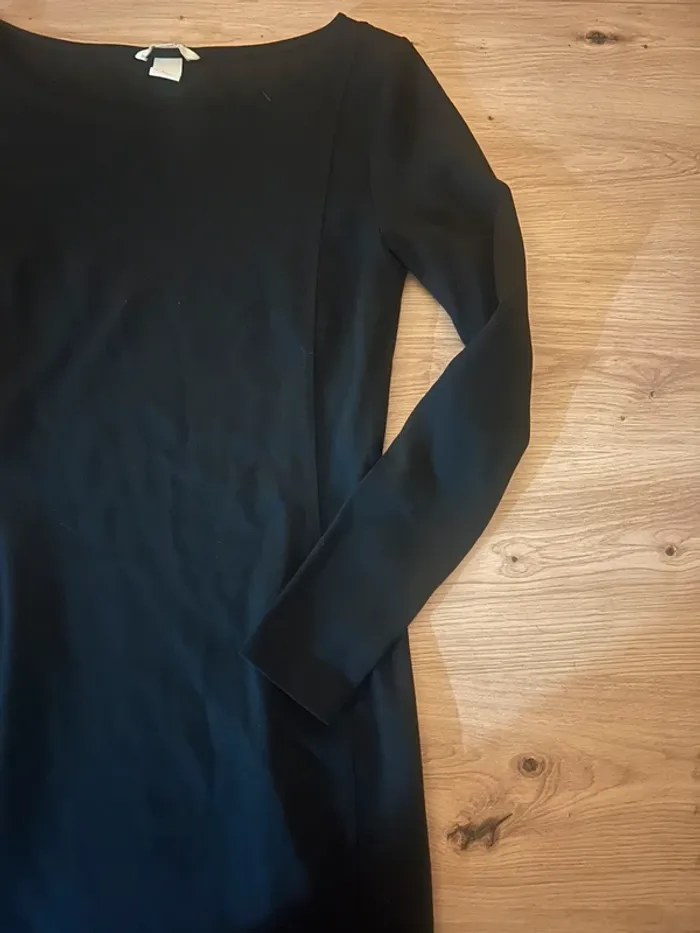 Robe noir - photo numéro 3