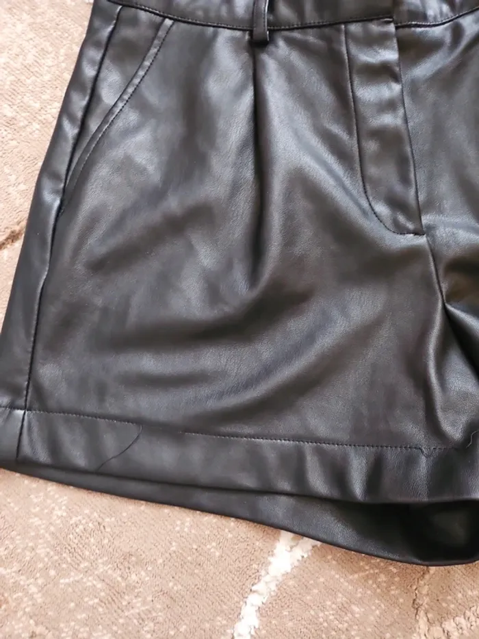 short simili cuir femme - photo numéro 3