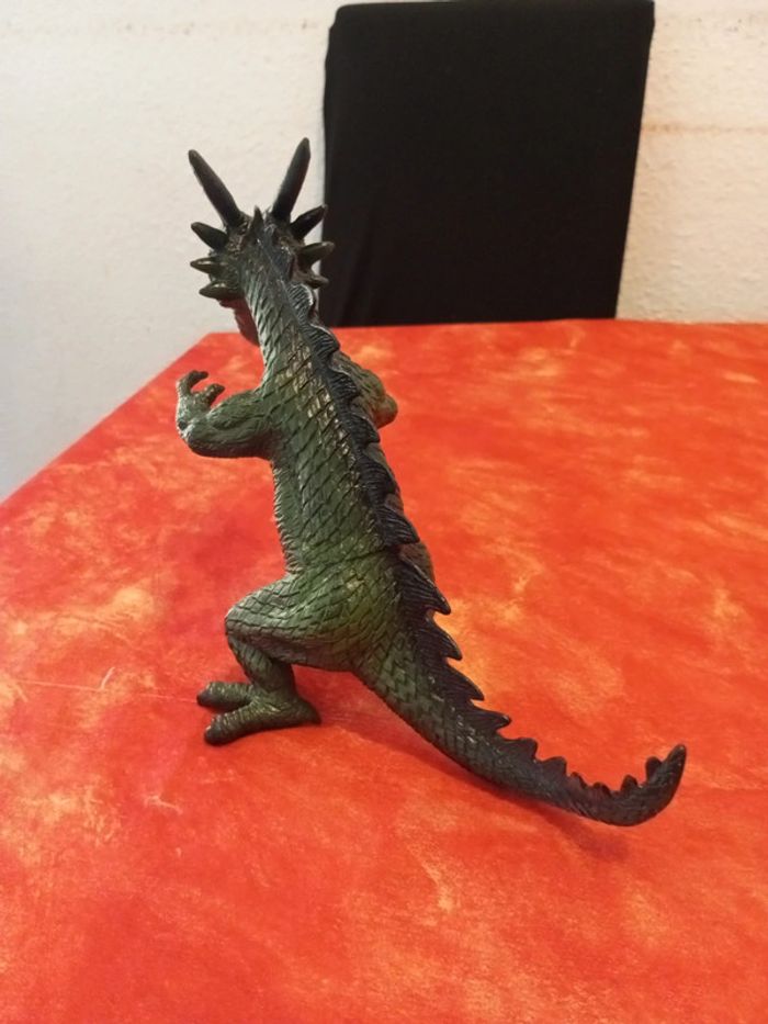 Dragon en plastique dur, 2005 - photo numéro 5