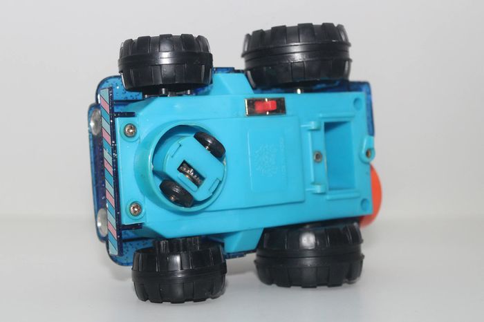 Figurine Voiture Schtroumpf - photo numéro 7