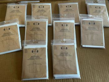Lot 10 Ponchos imperméables transparents taille unique