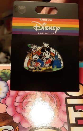 Pins Disney shopdisney