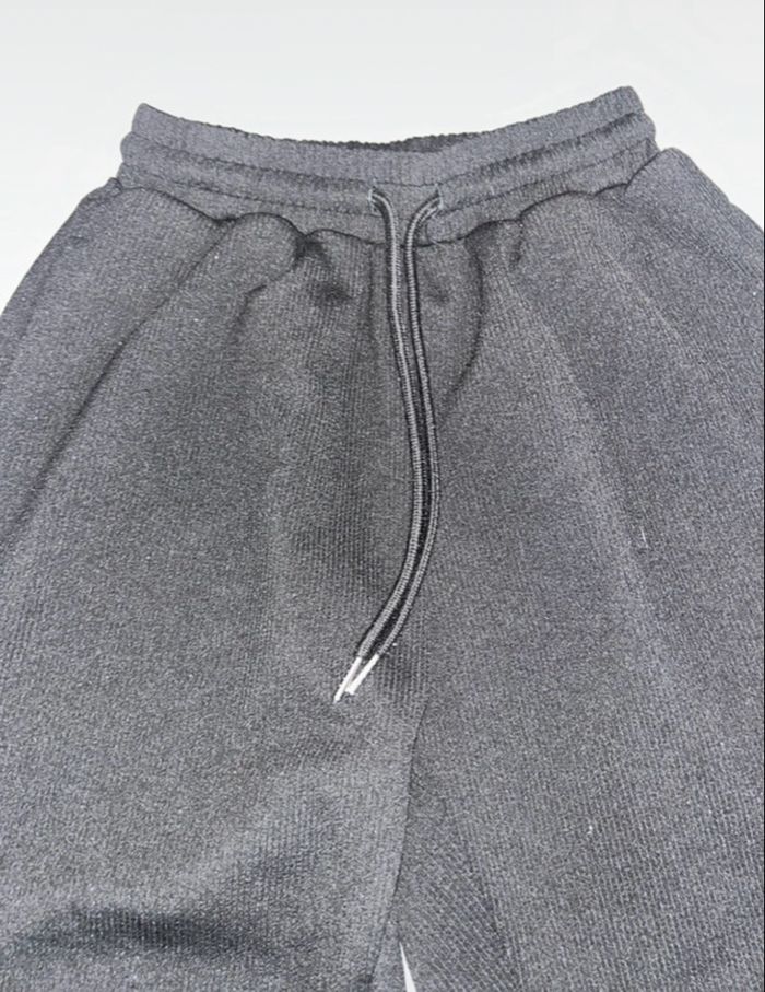 Jogging noir - photo numéro 2