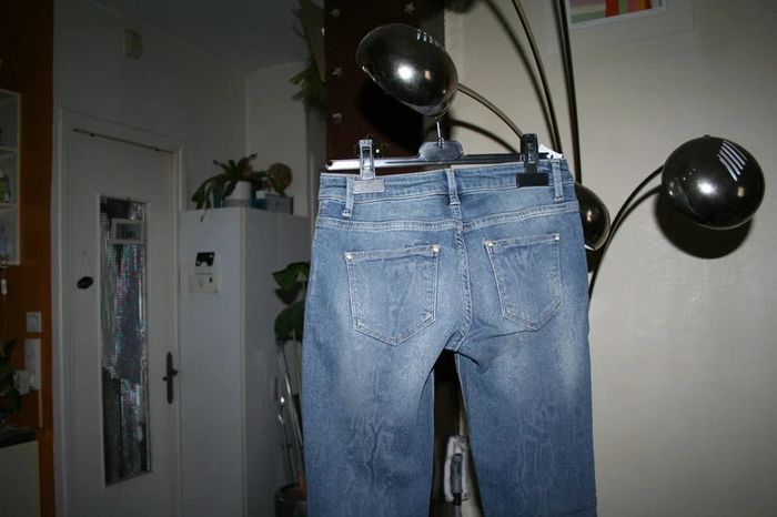 🌸👍Nouveauté 👍Jean skinny fit à motifs écailles Tendance Taille 36 "Benetton" Neuf 🌸 - photo numéro 4