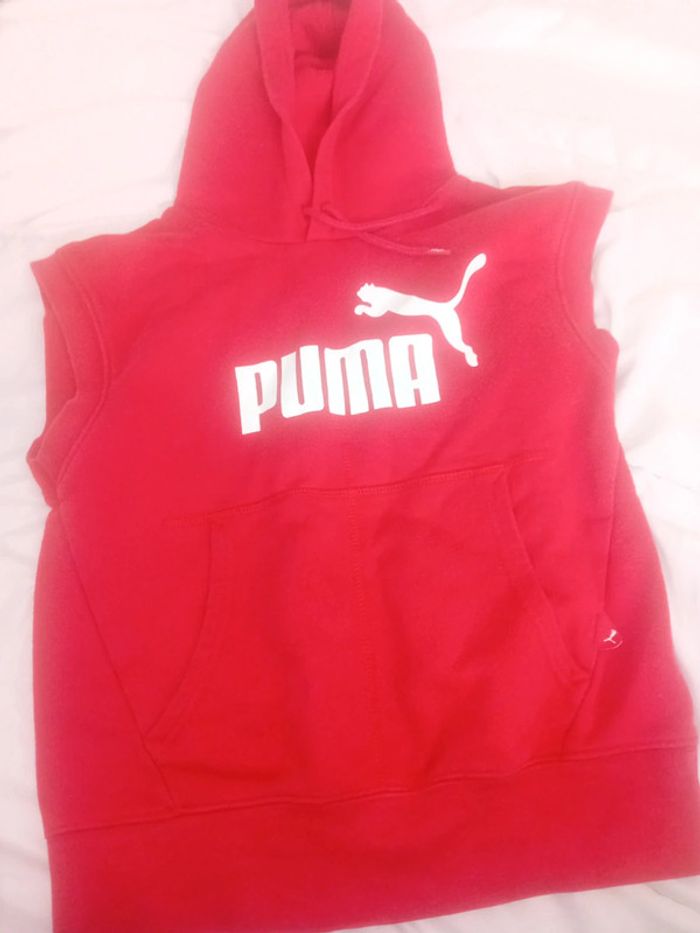 Pull garçon 8/10 . Sans manche