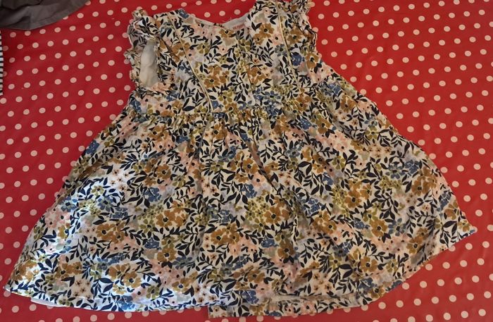 Lot robe 18 mois - photo numéro 2