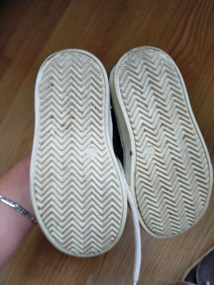 Lot 2 petites de chaussures 21 - photo numéro 5