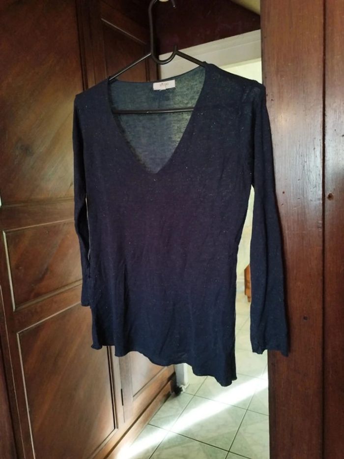 Pull gris col v pailleté papillon au dos S/M - photo numéro 4